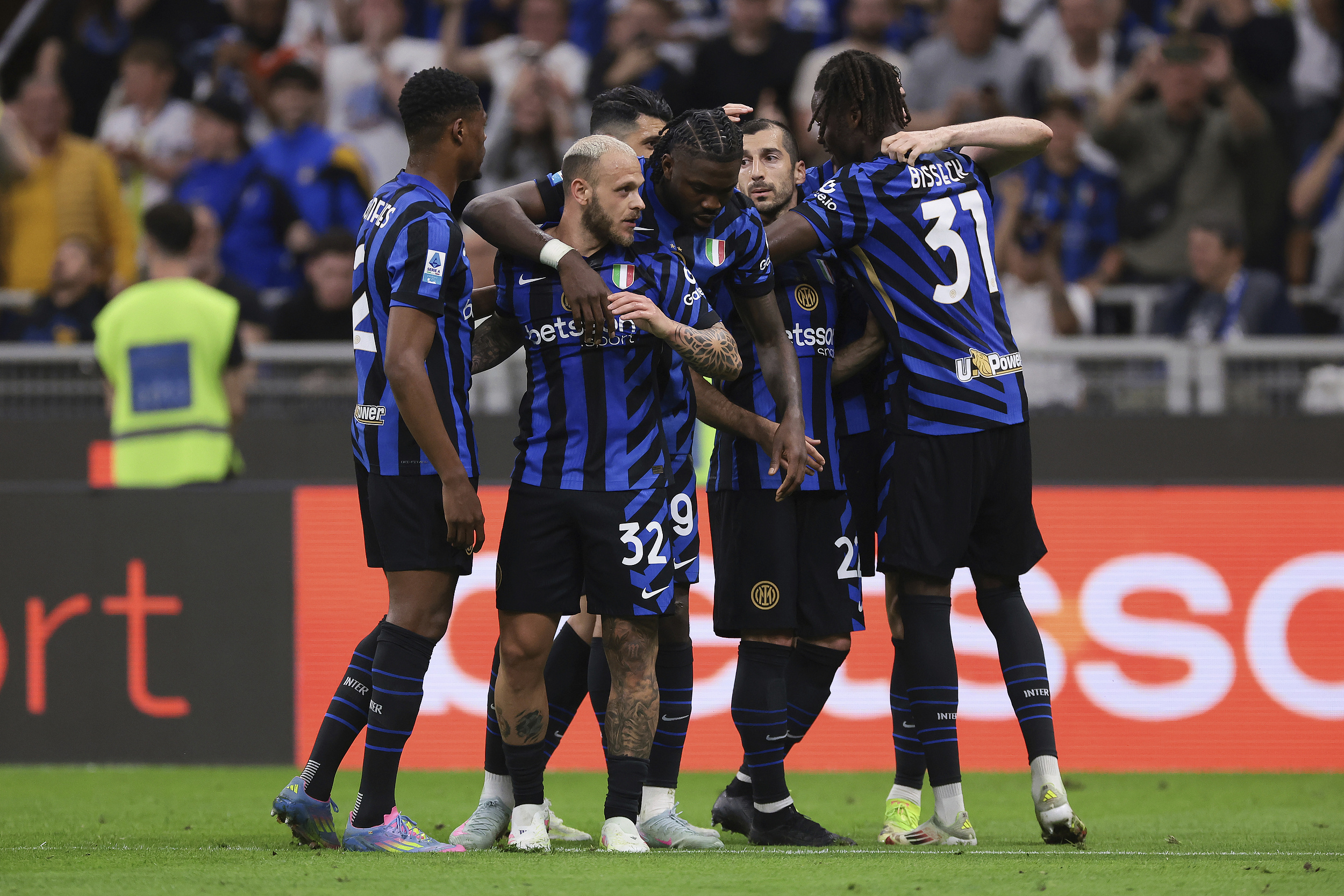 赛地聚焦：意甲冲刺阶段热度飙升，多特蒙德回应争议，压力陡增，临场指挥获称赞的简单介绍