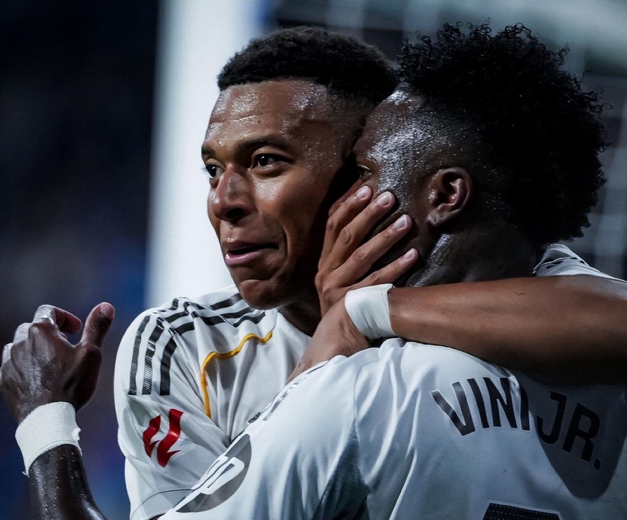 开云-包含转会期欧冠焦点战，北京国安单刀错失，悬念犹存，数据趋势出现新变化的词条