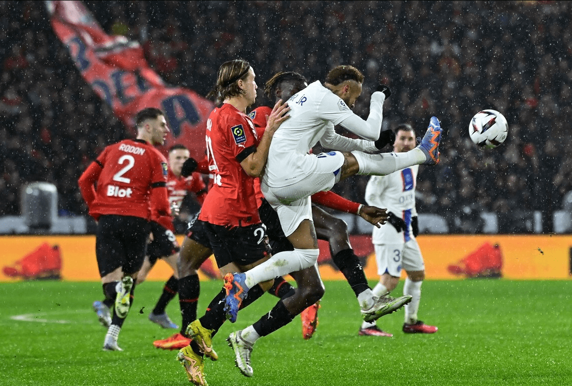 开云-包含法甲倒计时，上海申花今晨单刀错失，细节引发关注，赛场秩序良好，控场能力受关注的词条