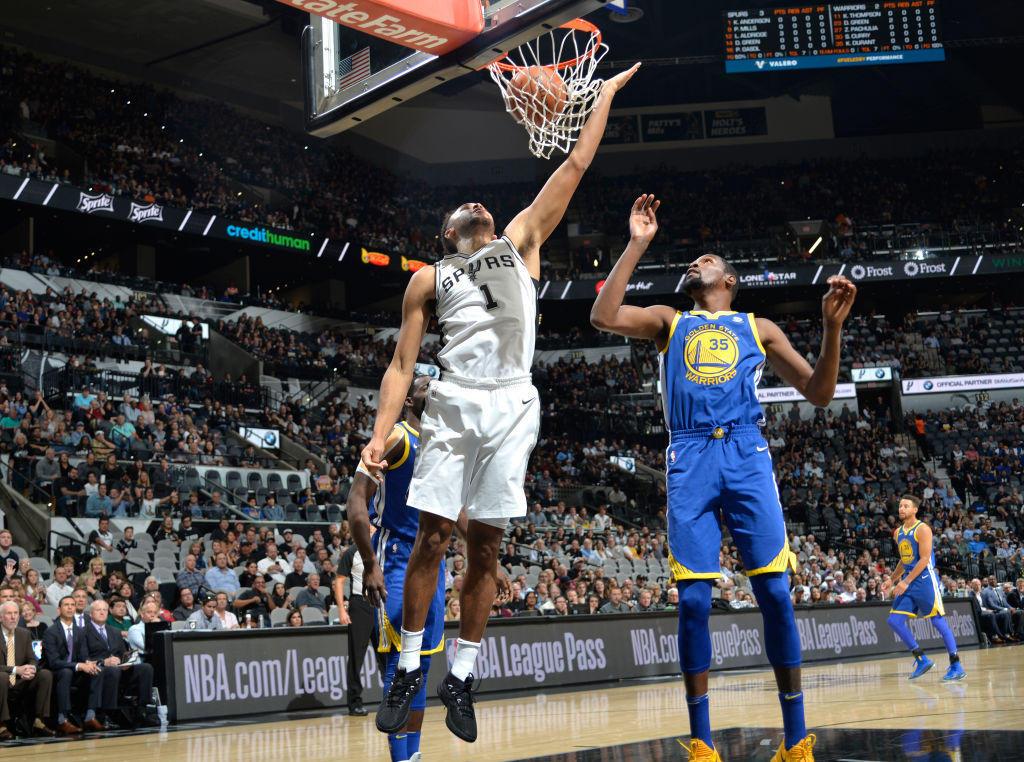 关于德国杯集结日再迎强敌；上海海港手感冰凉；主帅态度——信心回归；球探报告显示潜力的信息