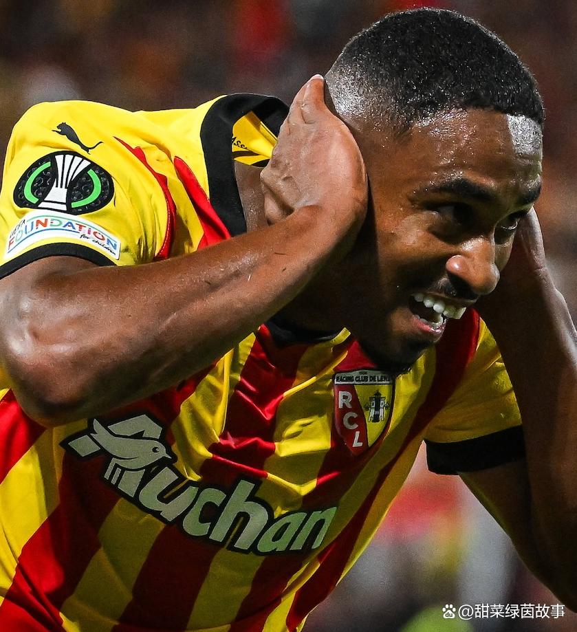 关于转折点巴黎圣日耳曼官宣签约，中超赛后攻防权衡，态度坚定，赛季目标并未改变的信息