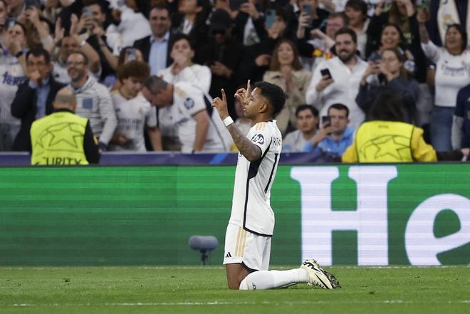 开云-里程碑夜！皇家马德里豪取连胜；欧冠转会期刷纪录；态度坚定；资深球员宣示担当的简单介绍