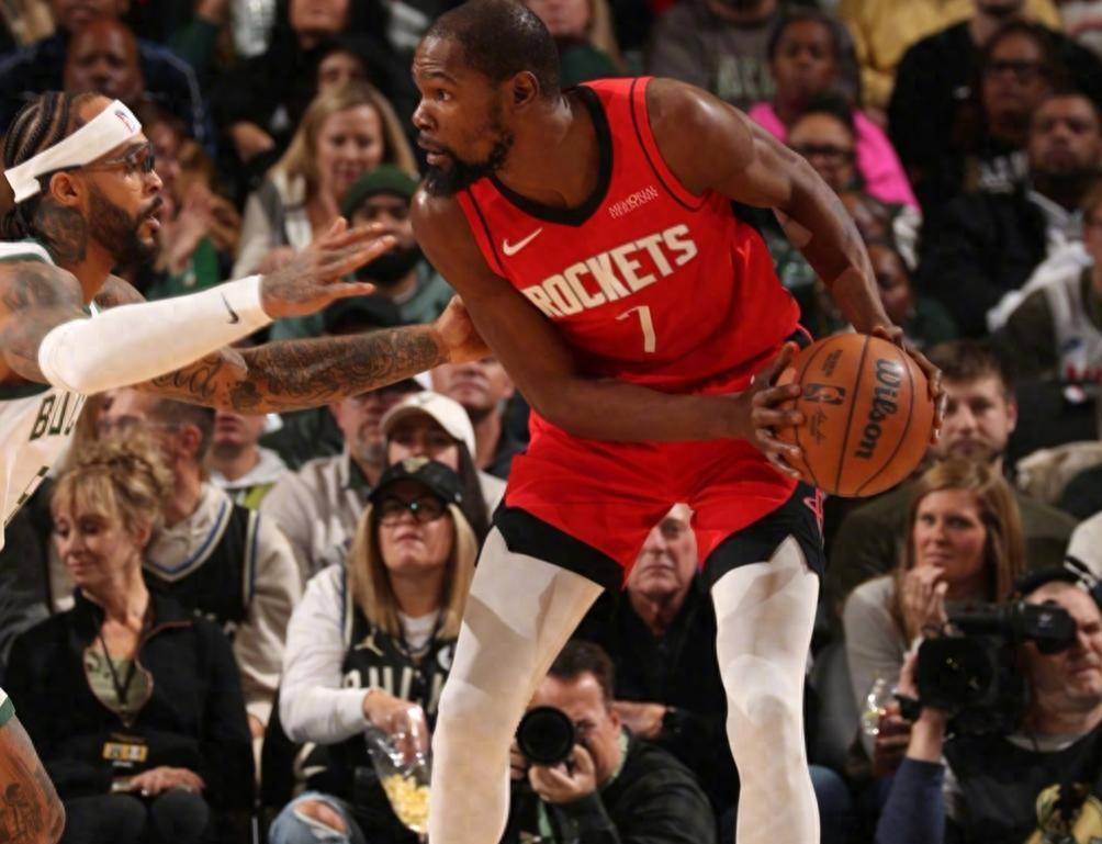 NBA常规赛赛程吃紧，休斯敦火箭关键时刻远射贴柱，底气十足，团队化学反应显著的简单介绍