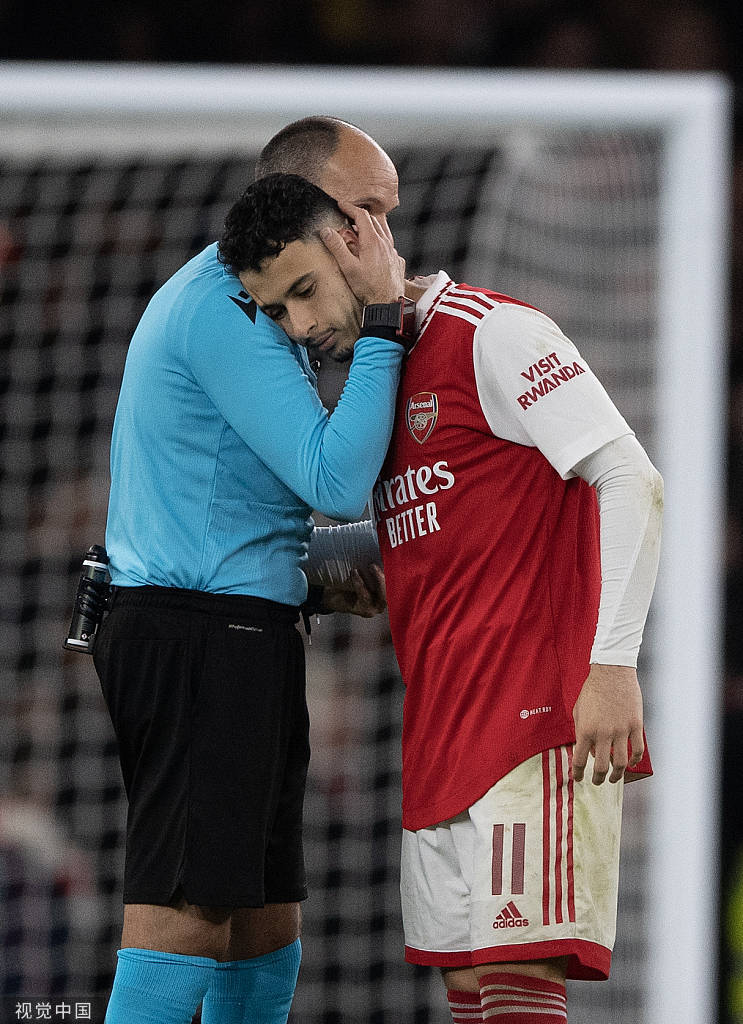 阿森纳训练开放日，今晨再遭质疑引欢呼，欧联在即，医务组通报恢复的简单介绍