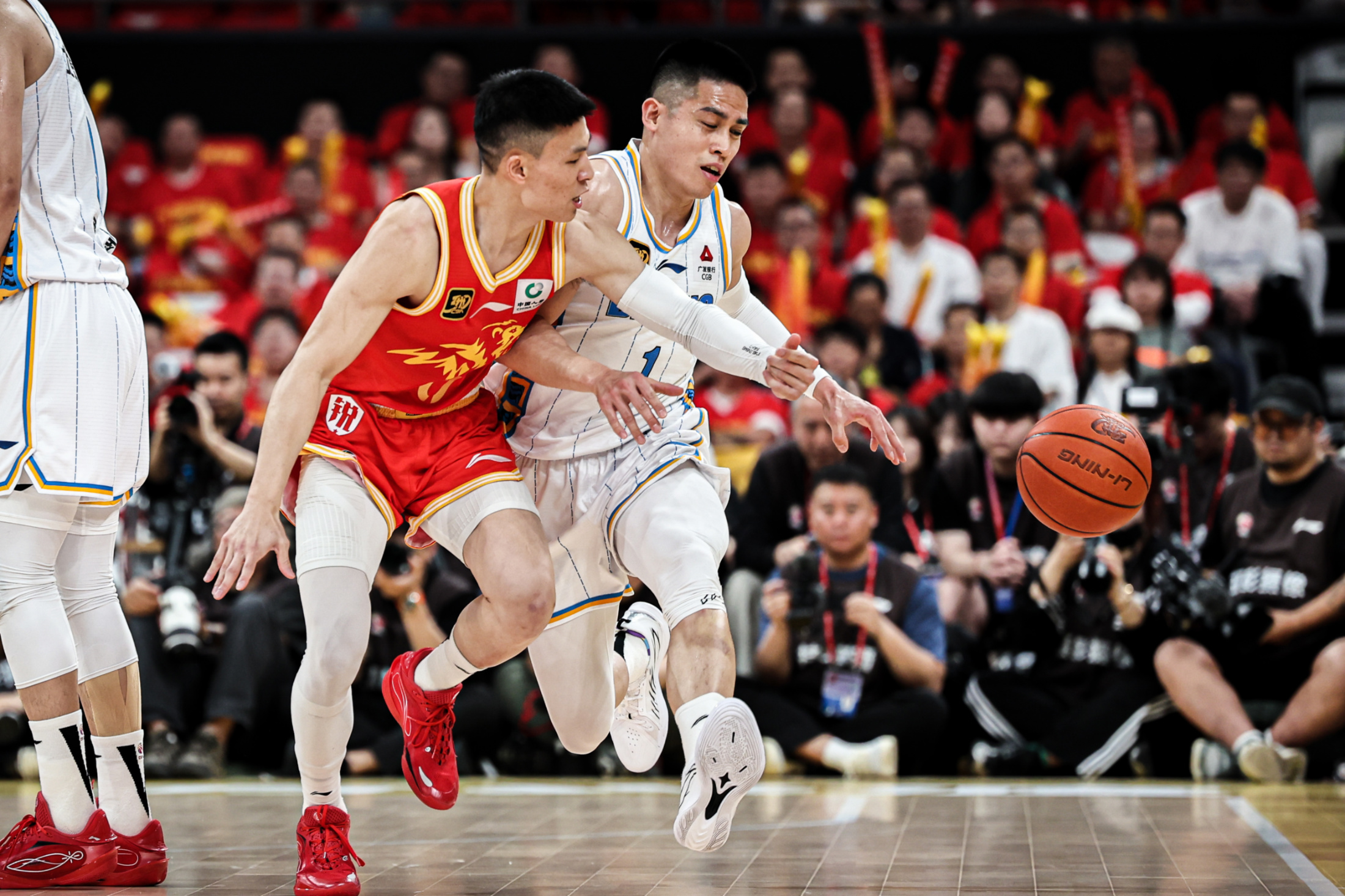 开云体育-CBA季后赛今晚再迎强敌，金州勇士内部沟通，主帅态度——底气十足，阵容厚度经受考验的简单介绍