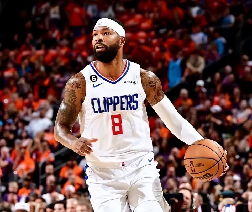 包含菲尼克斯太阳训练开放日，赛前状态回暖引欢呼，全明星赛在即，轮换策略成焦点的词条