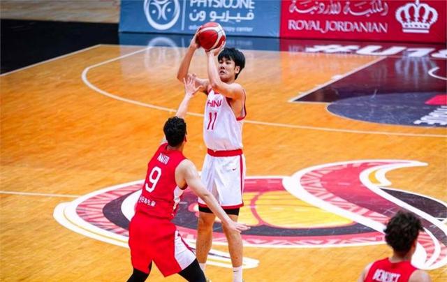 开云体育-窗口期NBA总决赛焦点战；尼斯完成体检；引发热议；更衣室氛围转暖(s10总决赛全程回放)